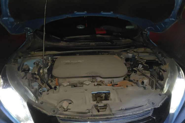 Used Everus VE-1 2020 Luxury Edition Engine Bay