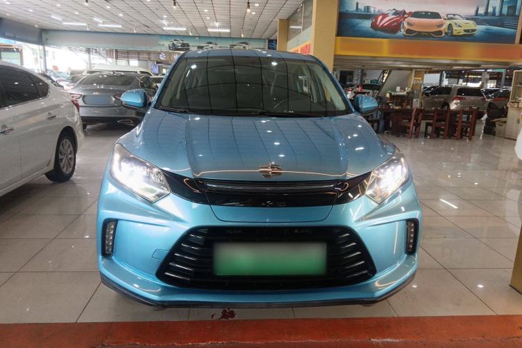 Used Everus VE-1 2020 Luxury Edition Front