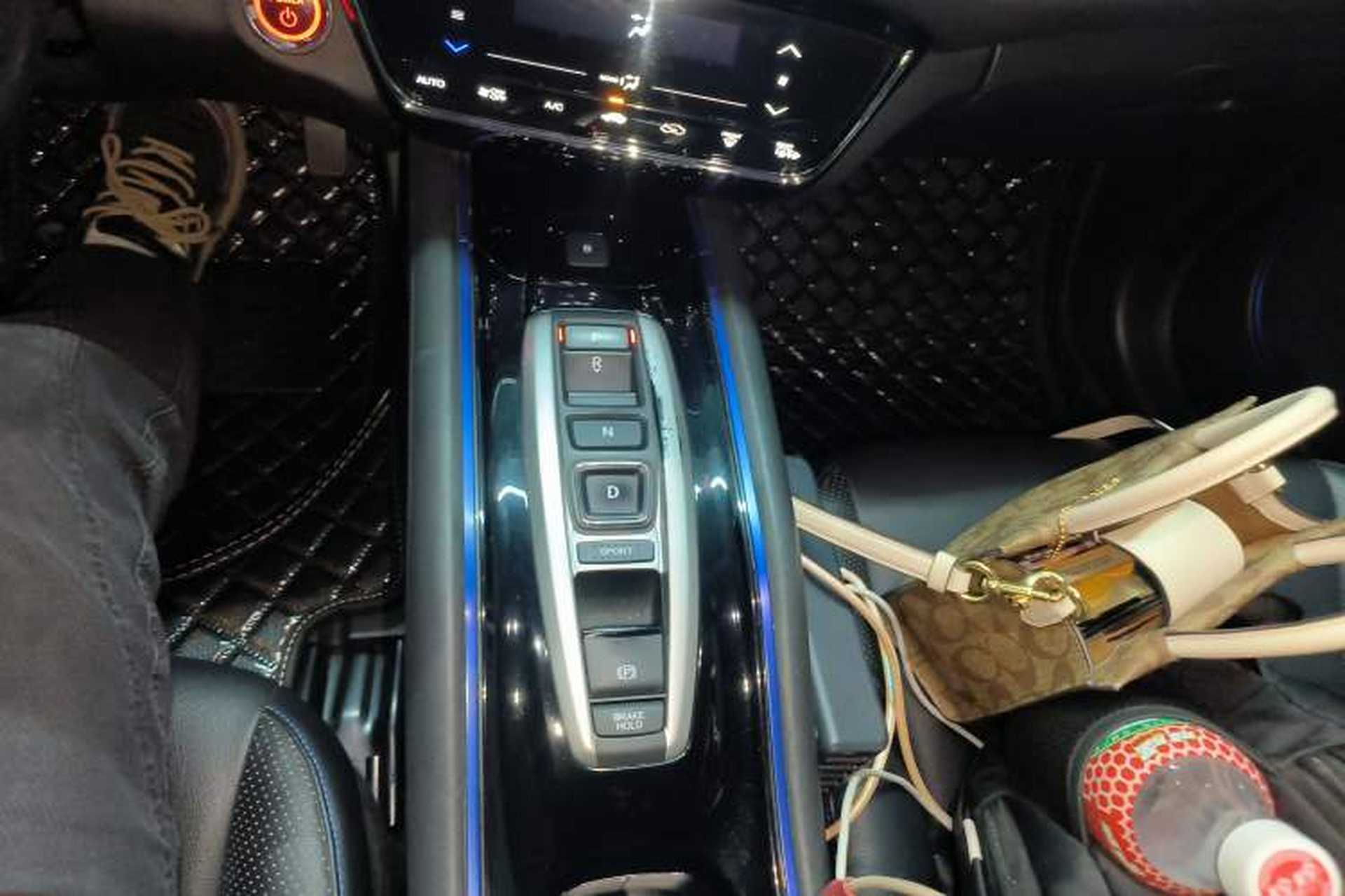 Used Everus VE-1 2020 Luxury Edition Gear Lever