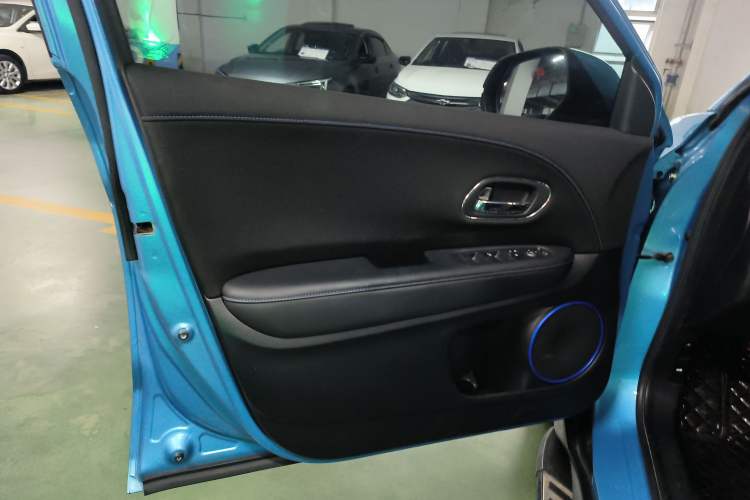 Used Everus VE-1 2020 Luxury Edition Left Front Door Interior