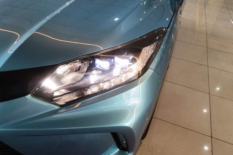 Used Everus VE-1 2020 Luxury Edition Left Front Headlight