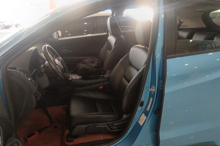 Used Everus VE-1 2020 Luxury Edition Left Front Seat
