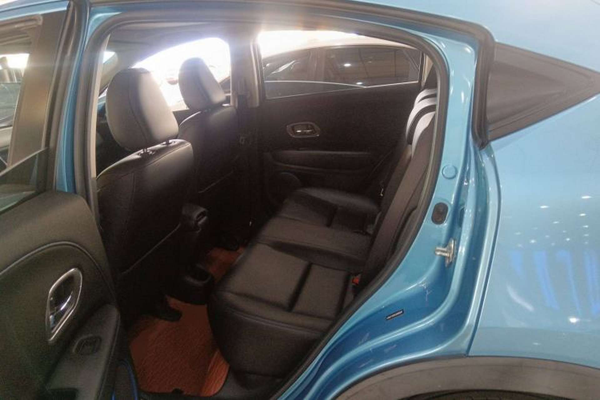 Used Everus VE-1 2020 Luxury Edition Left Rear Seat