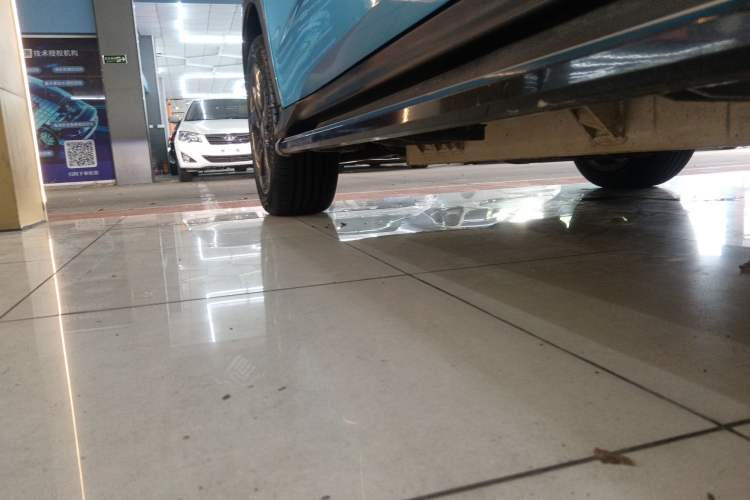 Used Everus VE-1 2020 Luxury Edition Left Side Sill