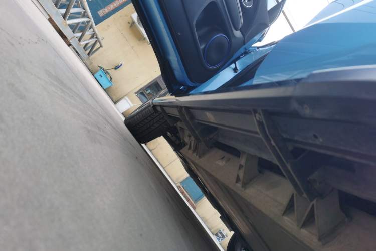 Used Everus VE-1 2020 Luxury Edition Left Side Sill