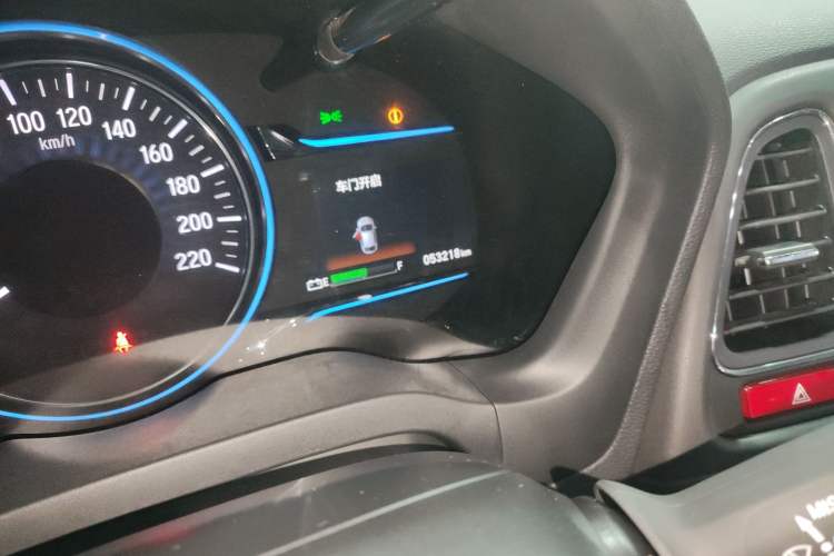 Used Everus VE-1 2020 Luxury Edition Odometer Close Up