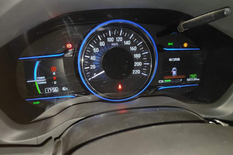 Used Everus VE-1 2020 Luxury Edition Odometer Close Up