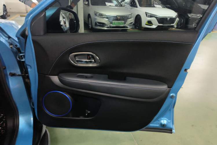 Used Everus VE-1 2020 Luxury Edition Right Front Door Interior