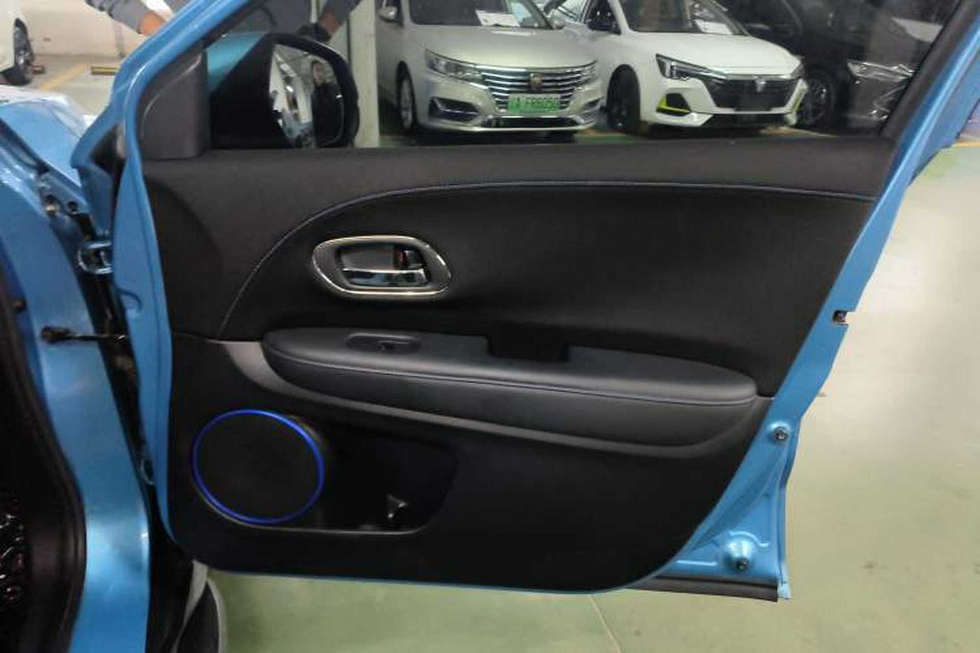Used Everus VE-1 2020 Luxury Edition Right Front Door Interior