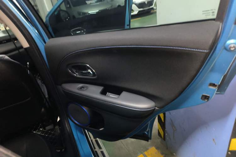 Used Everus VE-1 2020 Luxury Edition Right Rear Door Interior