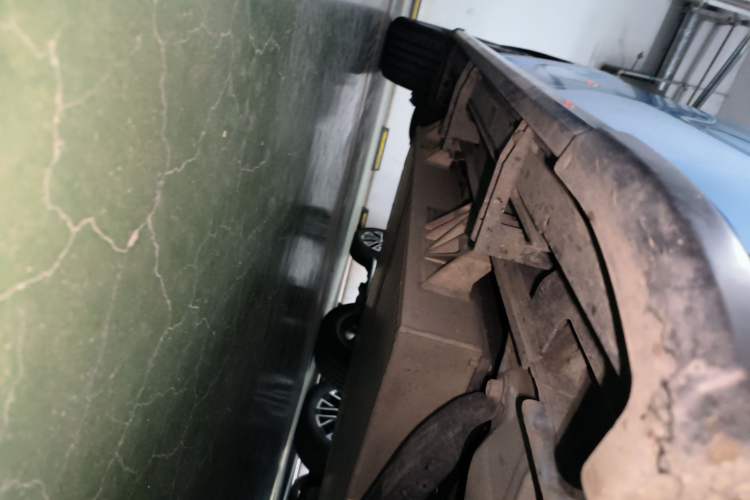 Used Everus VE-1 2020 Luxury Edition Right Side Sill