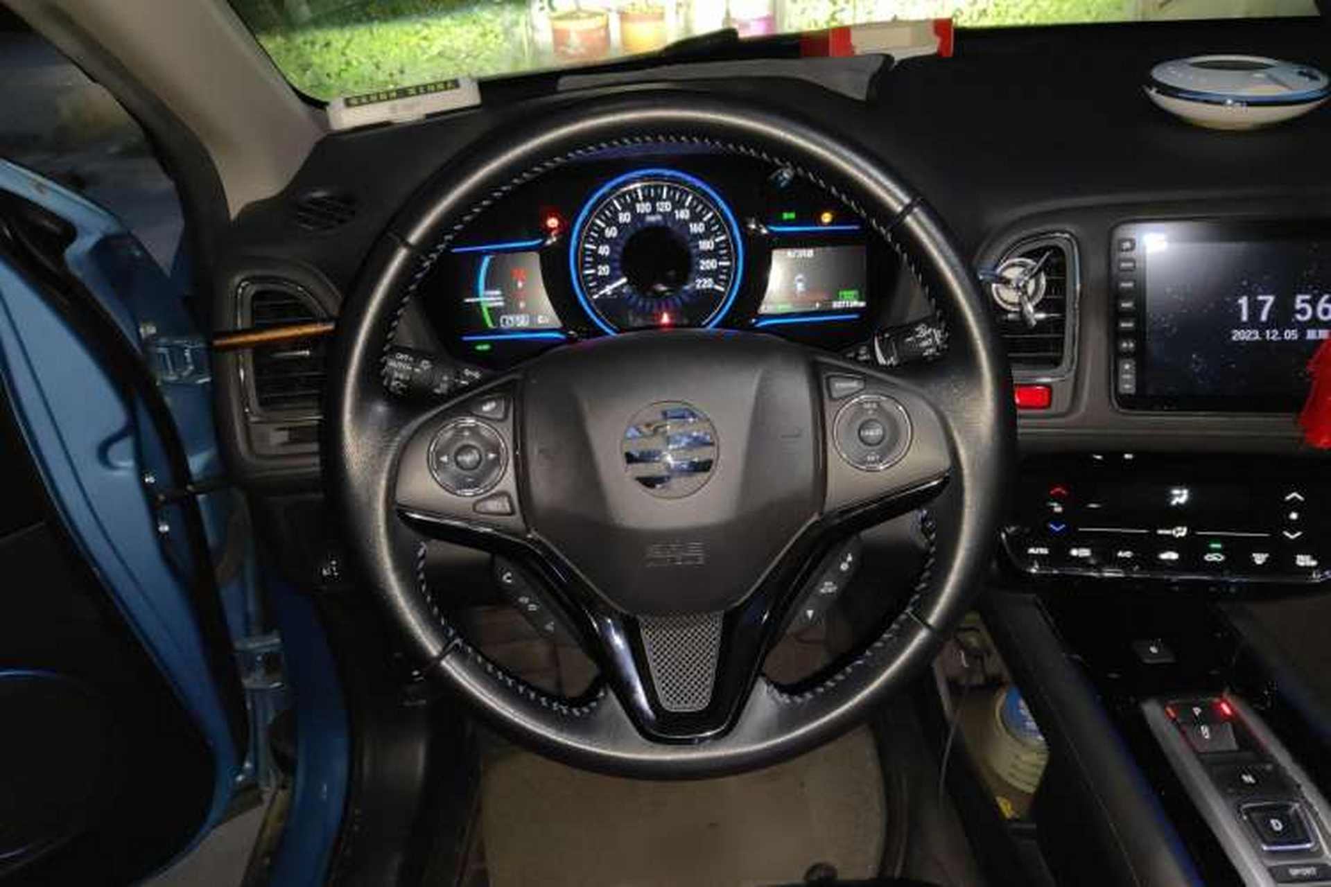 Used Everus VE-1 2020 Luxury Edition Steering Wheel