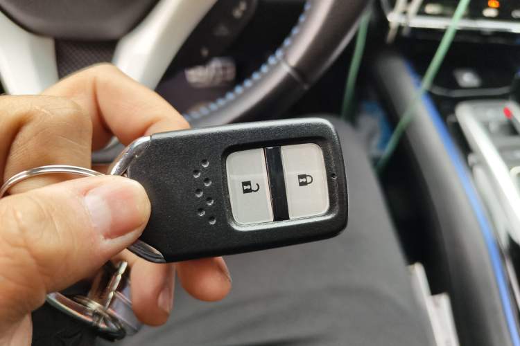 Used Everus VE-1 2020 Luxury Edition Vehicle Key