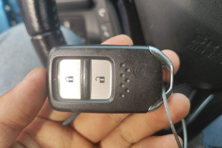 Used Everus VE-1 2020 Luxury Edition Vehicle Key