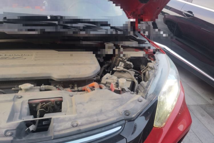 Used Everus VE-1 2020 Luxury Edition Engine Bay Left