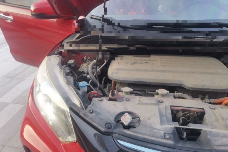 Used Everus VE-1 2020 Luxury Edition Engine Bay Right