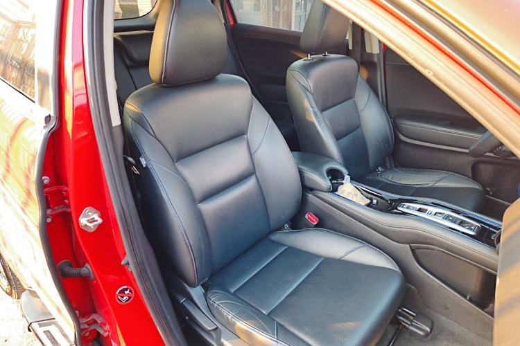 Used Everus VE-1 2020 Luxury Edition Right Front Seat