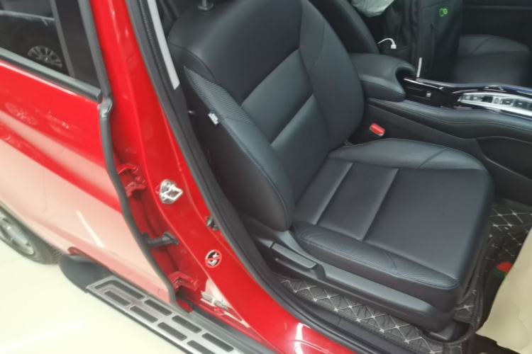 Used Everus VE-1 2020 Luxury Edition Right Front Seat