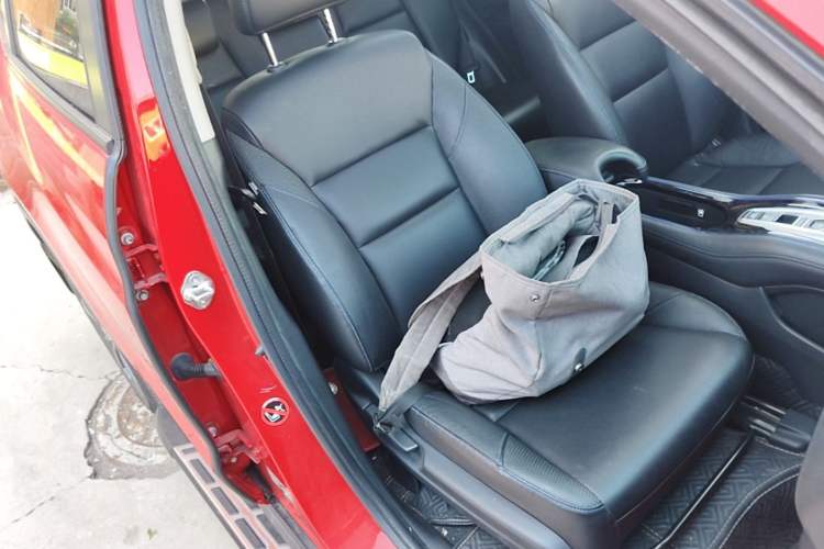 Used Everus VE-1 2020 Luxury Edition Right Front Seat
