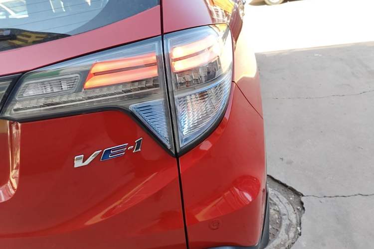 Used Everus VE-1 2020 Luxury Edition Right Rear Taillight