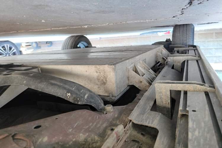 Used Everus VE-1 2020 Luxury Edition Right Side Sill