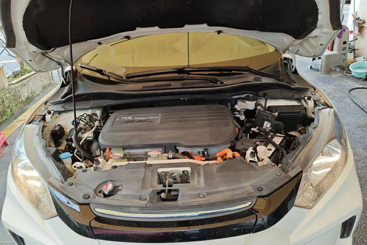 Used Everus VE-1 2020 Travel Edition Engine Bay