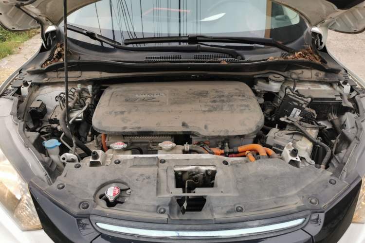 Used Everus VE-1 2020 Travel Edition Engine Bay