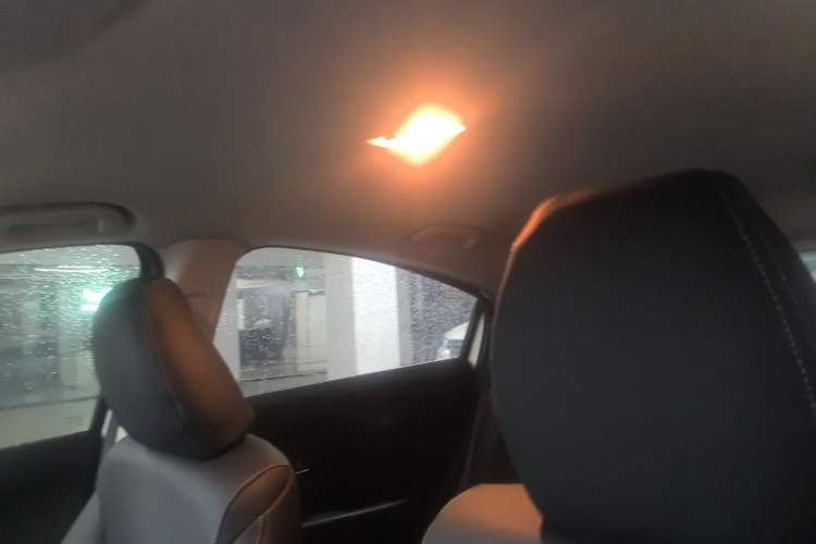 Used Everus VE-1 2020 Travel Edition Headliner
