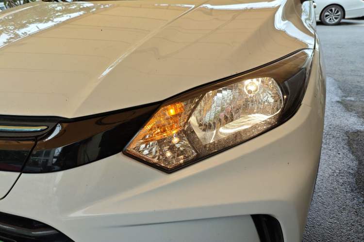 Used Everus VE-1 2020 Travel Edition Left Front Headlight