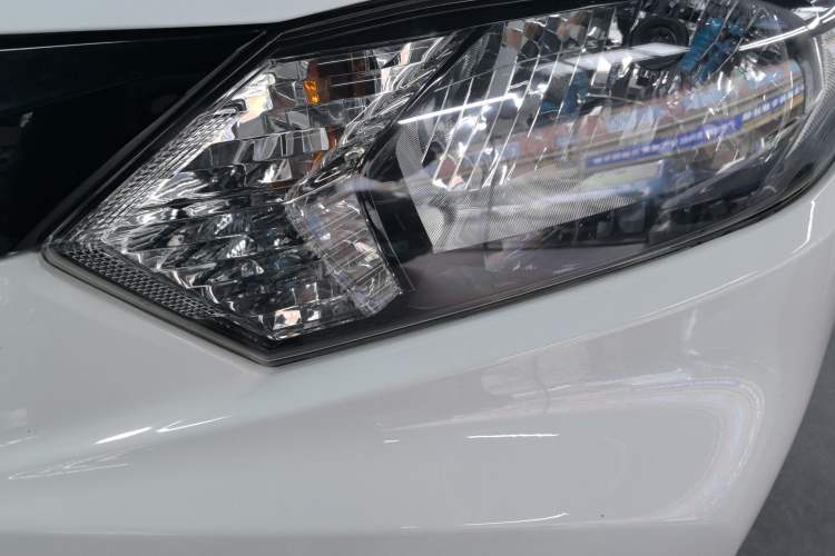 Used Everus VE-1 2020 Travel Edition Left Front Headlight