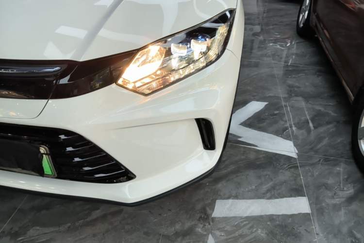 Used Everus VE-1 2020 Comfort Edition Left Front Headlight