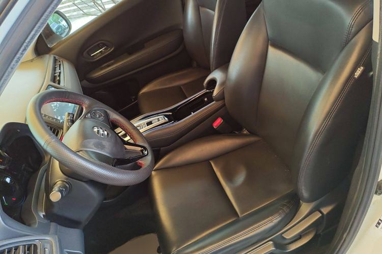 Used Everus VE-1 2020 Travel Edition Left Front Seat