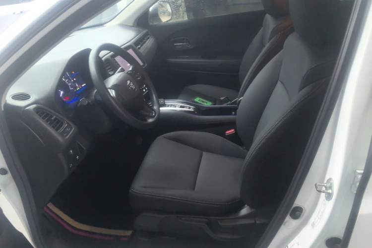 Used Everus VE-1 2020 Travel Edition Left Front Seat