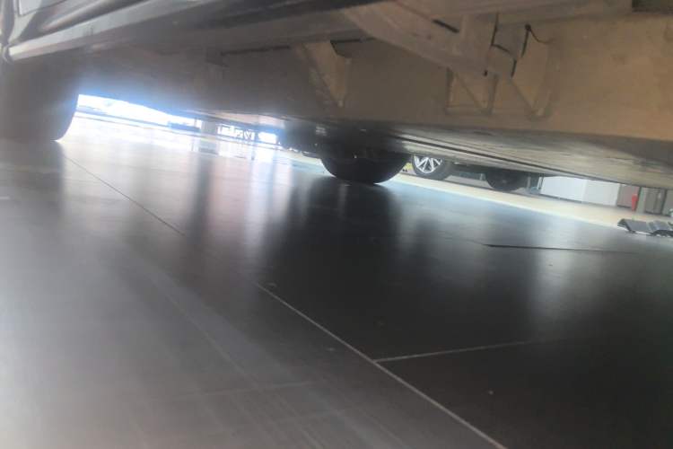 Used Everus VE-1 2020 Travel Edition Left Side Sill
