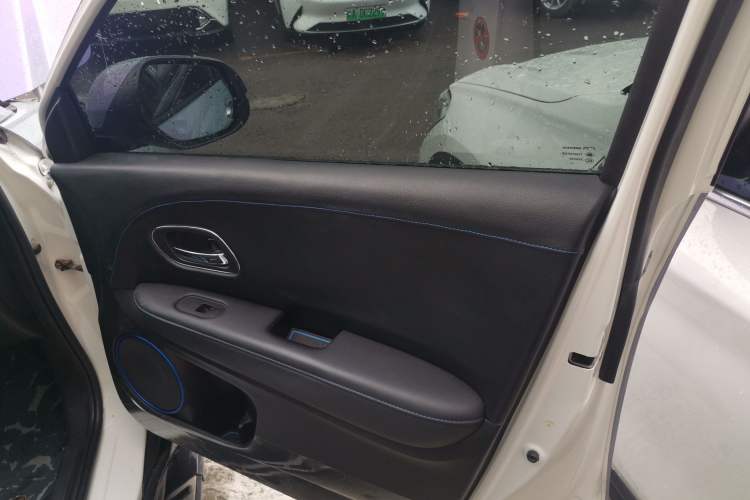 Used Everus VE-1 2020 Comfort Edition Right Front Door Interior