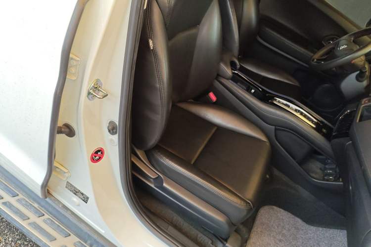 Used Everus VE-1 2020 Travel Edition Right Front Seat