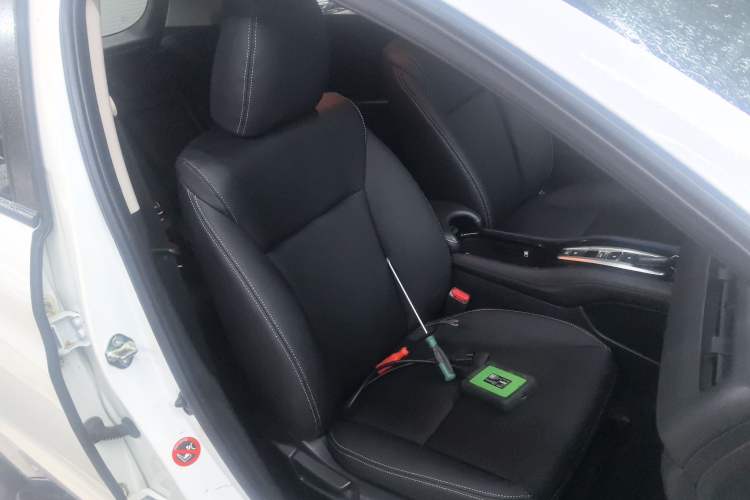 Used Everus VE-1 2020 Travel Edition Right Front Seat