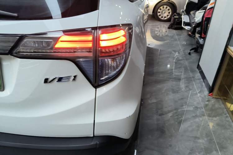 Used Everus VE-1 2020 Comfort Edition Right Rear Taillight