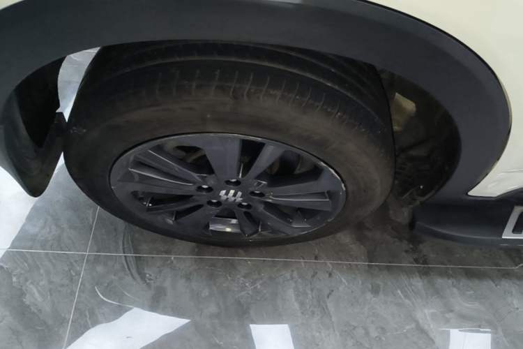 Used Everus VE-1 2020 Comfort Edition Right Rear Wheel Hub