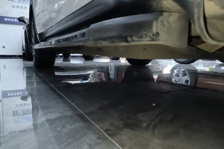 Used Everus VE-1 2020 Comfort Edition Right Side Sill