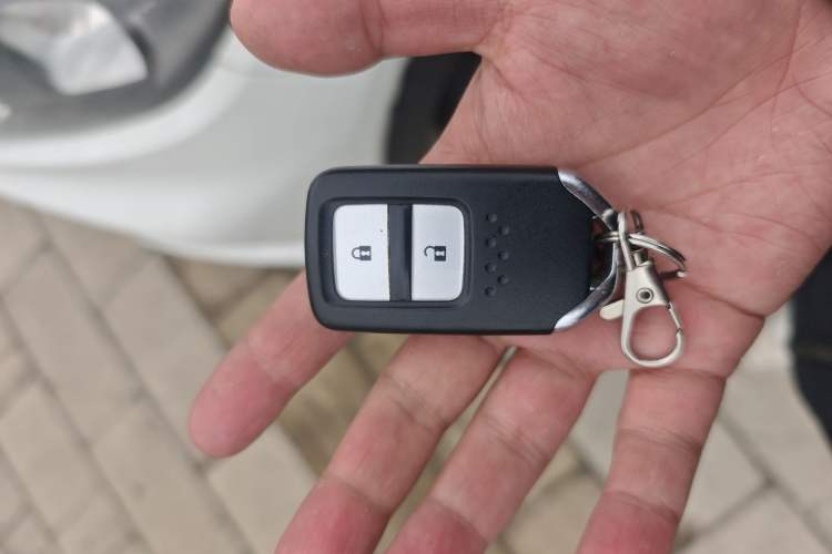 Used Everus VE-1 2020 Travel Edition Vehicle Key