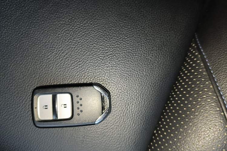 Used Everus VE-1 2020 Comfort Edition Vehicle Key
