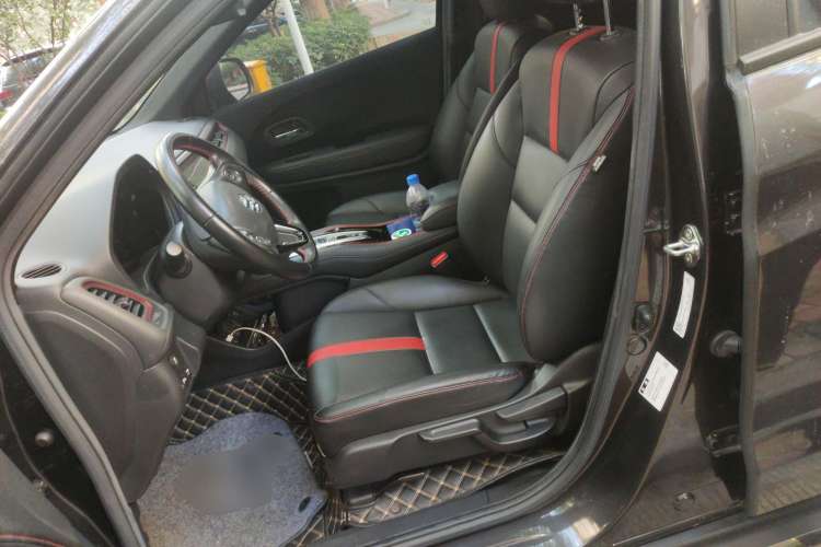 Used Everus VE-1 2021 S Pirelli Luxury Edition Left Front Seat