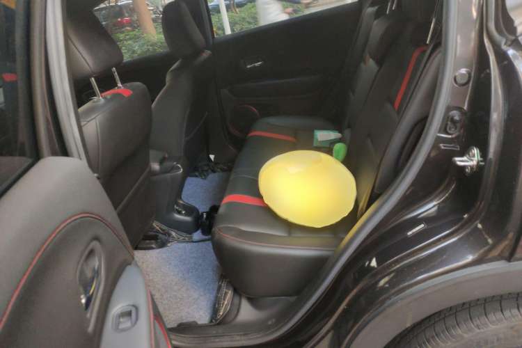 Used Everus VE-1 2021 S Pirelli Luxury Edition Left Rear Seat