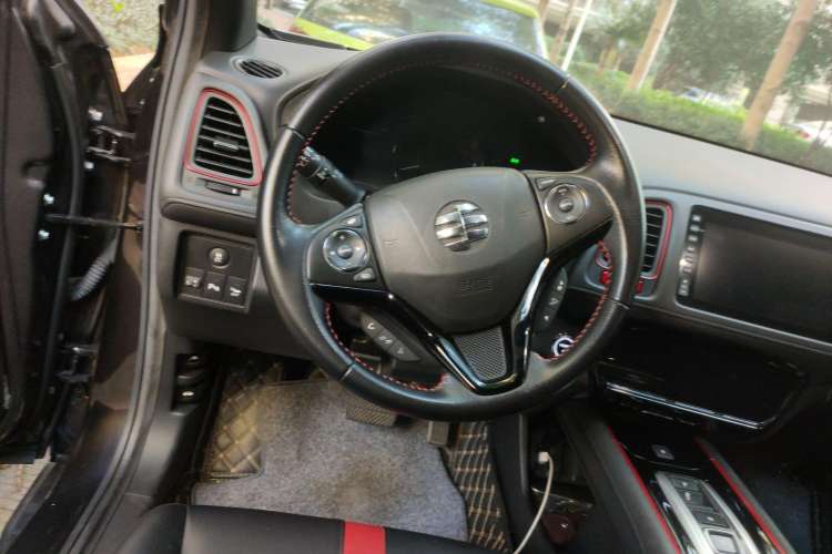 Used Everus VE-1 2021 S Pirelli Luxury Edition Steering Wheel