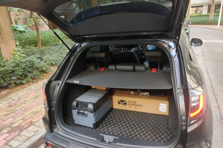 Used Everus VE-1 2021 S Pirelli Luxury Edition Trunk