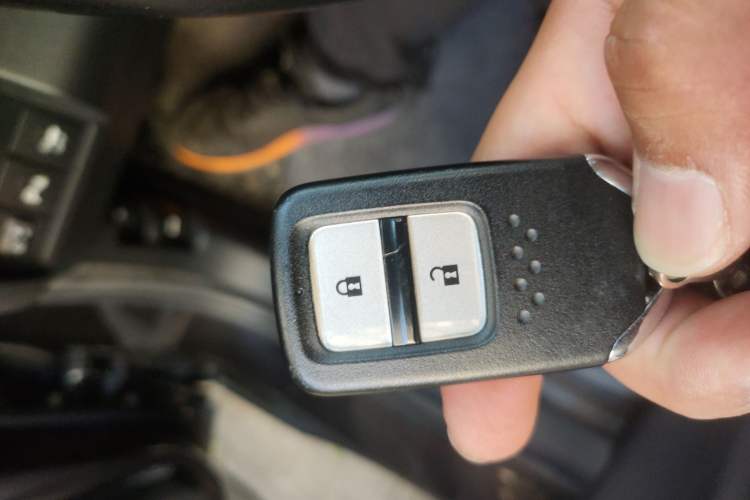 Used Everus VE-1 2021 S Pirelli Luxury Edition Vehicle Key