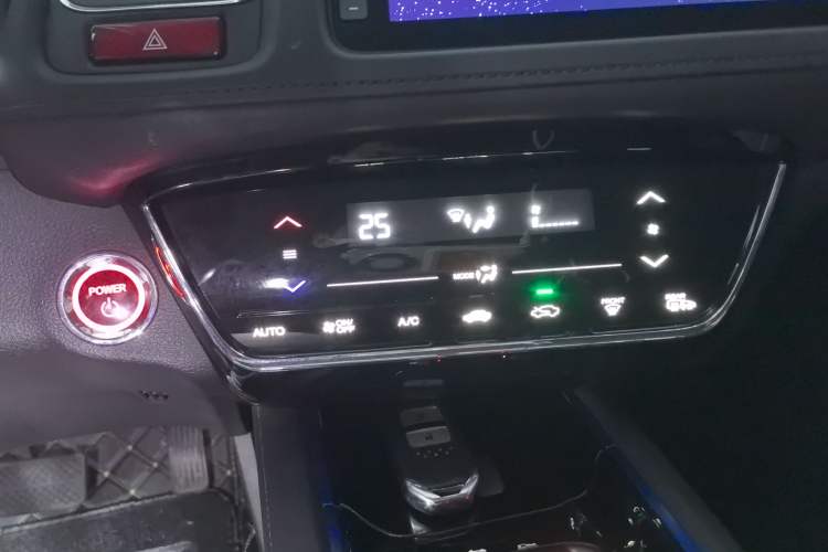 Used Everus VE-1 2021 Comfort Edition Audio And AC Panel