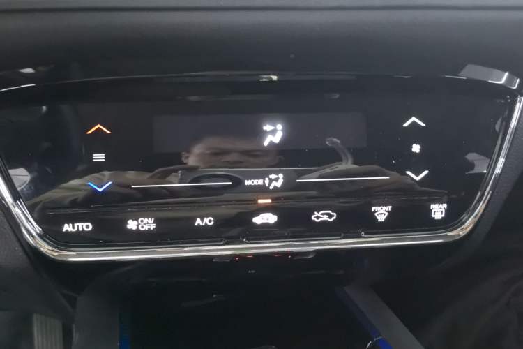 Used Everus VE-1 2021 Travel Edition Audio And AC Panel