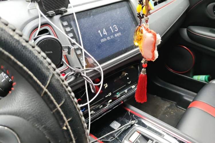 Used Everus VE-1 2021 S Pirelli Luxury Edition Audio And AC Panel
